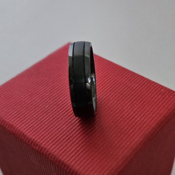 ==Men's tungsten wedding band - Picture 14 of 17